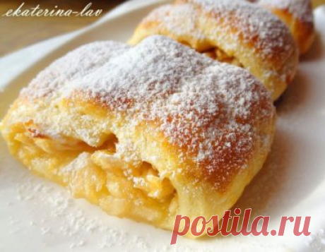 Мягчайшие рулетки с яблоками на скорую руку