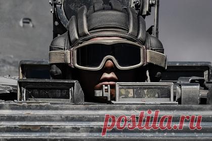 Российские военные получат очки дополненной реальности. В России разработали очки дополненной реальности для военных. Очки могут выводить на линзы прицел, служебные сообщения, сторонние изображения и видеозаписи. Устройство обеспечивает защиту глаз и совместимость с оптическими приборами. Очки можно интегрировать в экипировку «Ратник».