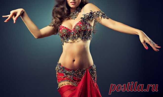 Танец живота для начинающих: как научиться танцевать Belly Dance в домашних условиях - Женский Журнал Загадочный, завораживающий танец живота всегда привлекает внимание зрителей. Гурия-танцовщица ведет их за собой в неведомую страну неземной красоты и райских наслаждений. Каждая женщина мечтает стать такой же обворожительной для своего мужчины. Этому можно легко научиться. Ведь здесь нет ничего сложного − естественность, раскрепощенность, женственность и немного обаяния. И...