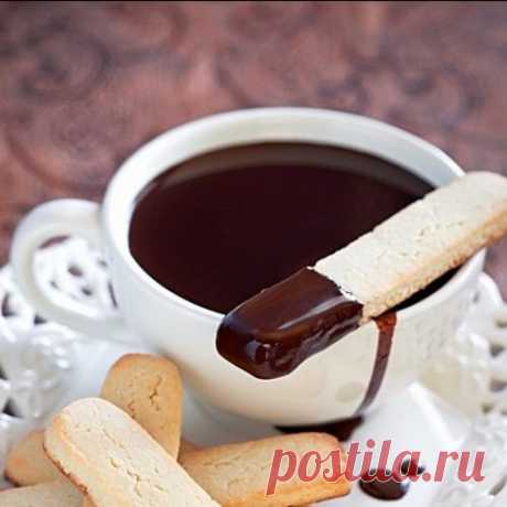 Миндальное печенье к горячему шоколаду