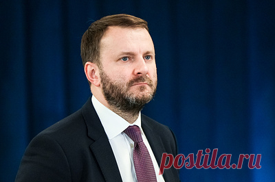Орешкин: бюджетная конструкция России значительно лучше, чем у других стран. Замруководителя администрации президента РФ подчеркнул, что Соединенные Штаты не смогут печатать доллары "сколько им вздумается"