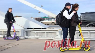 Травматолог Саутенко посоветовал не кататься на электросамокате вдвоём. Заведующий отделением травматологии и ортопедии Российской детской клинической больницы — филиала РНИМУ имени Н.И. Пирогова Минздрава России, кандидат медицинских наук, врач-ортопед, травматолог Александр Саутенко посоветовал не кататься на электросамокате вдвоём. Читать далее