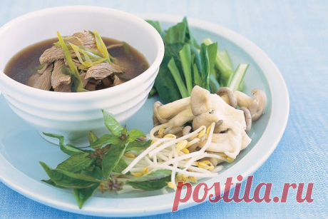 Aromatic Vietnamese beef broth
