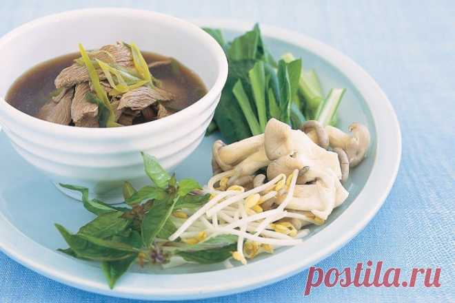 Aromatic Vietnamese beef broth