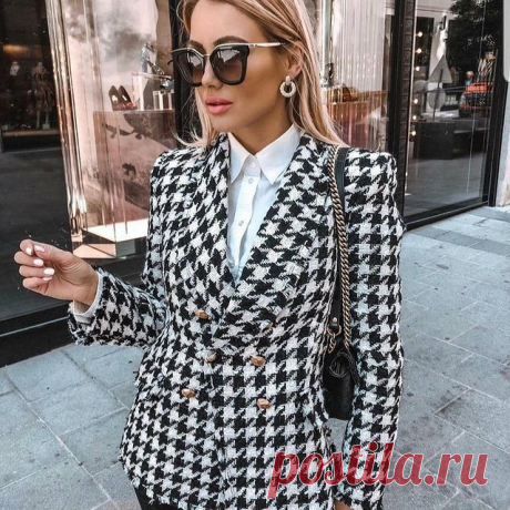 Photo shared by ANNA_PARIS_CHIC on November 20, 2020 tagging @puss_tone.