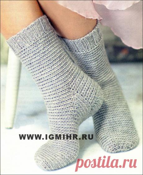 Теплые носки серого цвета. Крючок