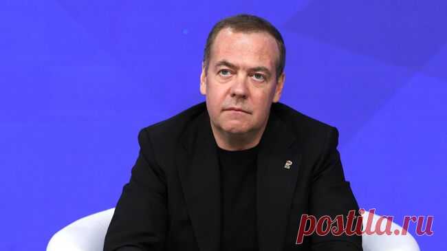 Медведев призвал быть реалистами в вопросе распространения ядерного оружия