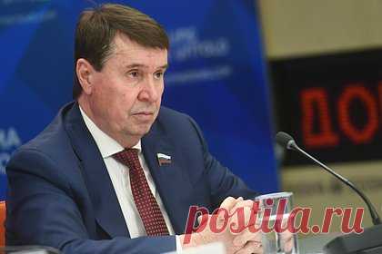 В России ответили на слова главы ЕК о цели антироссийских санкций. Посредством расширения санкционной политики страны ЕС усугубят собственное экономическое положение и потеряют ценные для них рынки, заявил «Ленте.ру» сенатор Совета Федерации Сергей Цеков, комментируя слова главы ЕК Урсулы фон дер Ляйен о главной цели санкций против России.