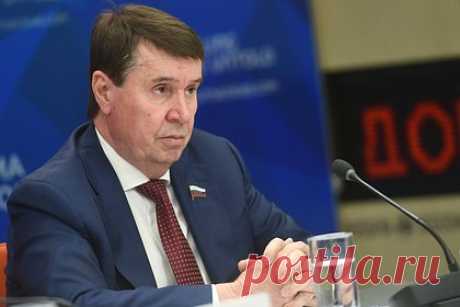 В России ответили на слова главы ЕК о цели антироссийских санкций. Посредством расширения санкционной политики страны ЕС усугубят собственное экономическое положение и потеряют ценные для них рынки, заявил «Ленте.ру» сенатор Совета Федерации Сергей Цеков, комментируя слова главы ЕК Урсулы фон дер Ляйен о главной цели санкций против России.