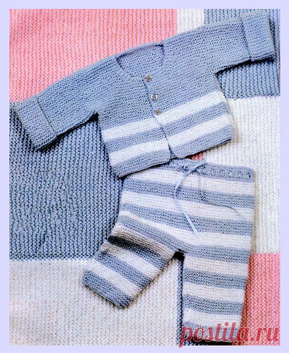 Полосатый костюм для малыша.