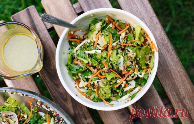 Десять классных летних салатов, которые стоит попробовать KitchenMag составил сочную подборку из 10 летних салатов, которые должны хотя бы раз появиться в вашем рационе в этом сезоне. Рецепты отбирали с любовью и заботой!