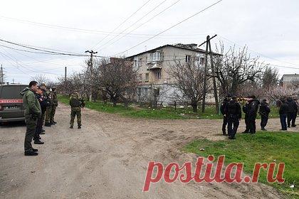 Многоквартирный дом в Мелитополе получил повреждения в результате обстрела. Многоквартирный дом в Мелитополе получил повреждения в результате обстрела Вооруженными силами Украины (ВСУ). Повреждена кровля и остекление дома, по предварительной информации получил ранения местный житель. В пресс-службе городской администрации уточняют, что после обстрела в больницы города попало шесть человек.