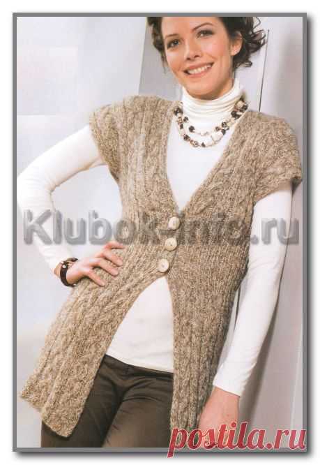 Вязание спицами. Фотогалерея женских вязанных моделей. Удлиненный приталенный жилет с V-вырезом и с узором косы