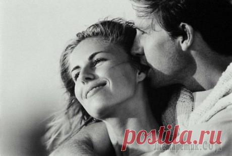 На раз-два (Стих) Я раскину пасьянсом слова,И они мягко лягут на плечи.Ты закроешь глаза на раз-два,В ожидании завтрашней встречи.И, впустив свежий ветер в окно,Дверь тихонько закроешь за мною.Нам мечталось вдвоём об о...