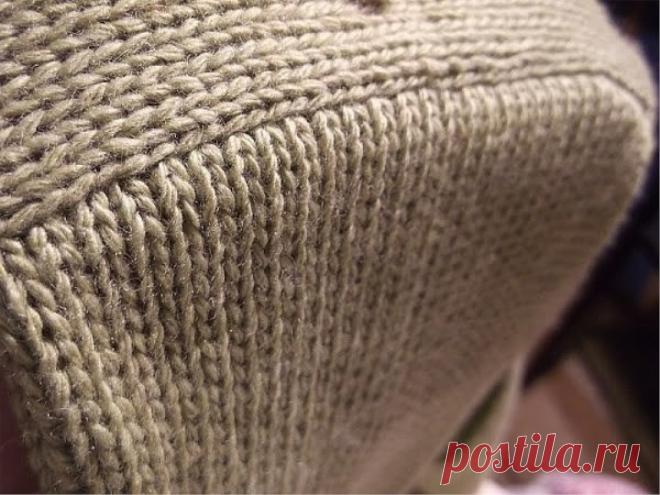 How beautiful it is to sew a sleeve into a knit knit product