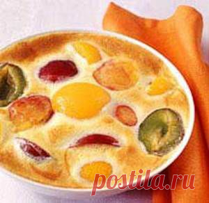 Фруктовая запеканка
Для приготовления блюда Фруктовая запеканка необходимы следующие ингредиенты: 600 гр консервированных ананасов, 300 мл консервированных персиков, 1 стакан сливок (лучше густых), 4 штуки сливы, 3 яйца, 2 штуки киви, 2 столовые ложки рома, 2 столовые ложки кокосовой стружки, 2 столовые ложки сахара.