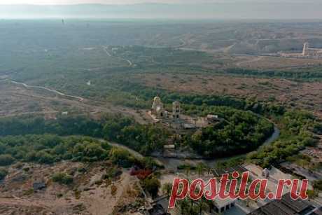 США предостерегли Израиль от захвата Святой земли. Посол США в Израиле Том Найдс предостерег премьер-министра Израиля Биньямина Нетаньяху, возглавляющего Блок правых и религиозных партий израильского парламента, от его предвыборного обещания захватить Западный берег реки Иордан. США предупреждают, что аннексия Святой земли может осложнить отношения Израиля с США.