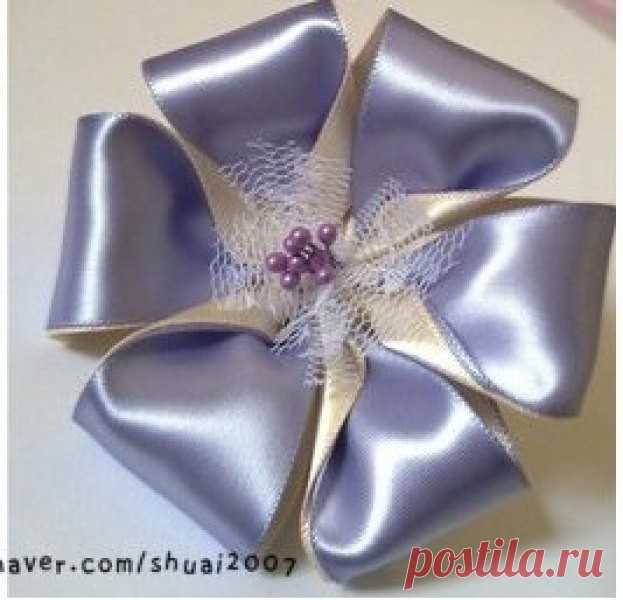 ​Цветы из атласных лент