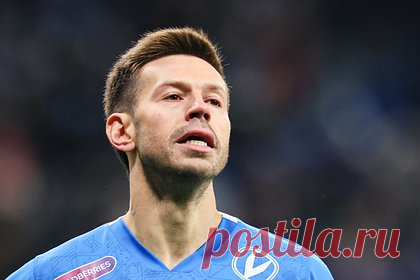 Смолов назвал критиковавшего его болельщика нищетой. Нападающий московского «Динамо» Федор Смолов вступил в перепалку с одним из болельщиков. В комментариях к последнему посту футболиста фанат задал вопрос о том, когда Смолов выиграет обещанный Кубок России. В ответ на это форвард назвал болельщика нищетой. Смолов пополнил состав «Динамо» в январе 2022 года.