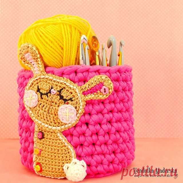 vendulkamcrochet's photo on SnapWidget Playing with a new yarn 😊 and preparing for Spring. I knooow,I have to wait a little bit, but ... 😉 I used #bunny #crochetapplique I designed last year. I love this little dreaming 🐰 #vendulkam #crocheting #crochetbunny #crochetbasket #crochetaddict