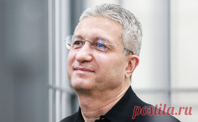 Следователь сообщил о подготовке нового дела против Тимура Иванова. Мосгорсуд продлил арест бывшему замминистра обороны Иванову по делу о получении взяток. В ходе заседания представитель следствия заявил, что в отношение него могут завести новые уголовные дела
