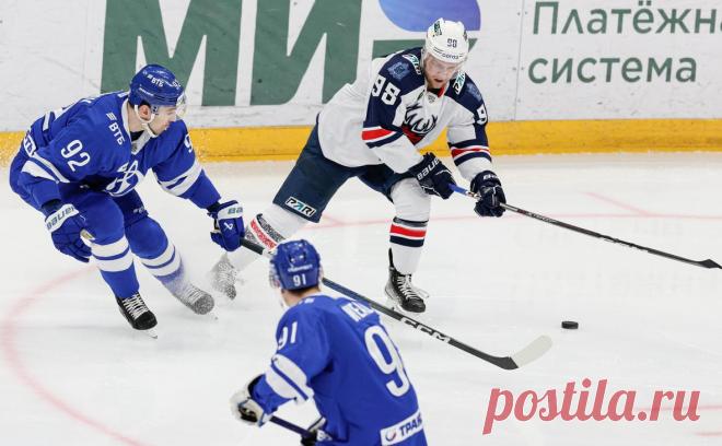 «Динамо» разгромило «Торпедо» и вышло в лидеры Западной конференции КХЛ. Встреча завершилась со счетом 6:1. Хет-трик сделал канадский форвард Седрик Пакетт