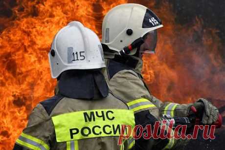 Пьяный петербуржец ворвался в квартиру к бывшей девушке и устроил пожар. Житель Колпино пьяным ворвался в квартиру бывшей девушки и устроил там пожар. Мужчина попал в квартиру экс-возлюбленной на Октябрьской набережной через окно. В ссоре петербуржец поджег покрывало. Пламя быстро распространилось по всей квартире. Хозяйка успела выбежать на улицу и вызвать сотрудников полиции.
