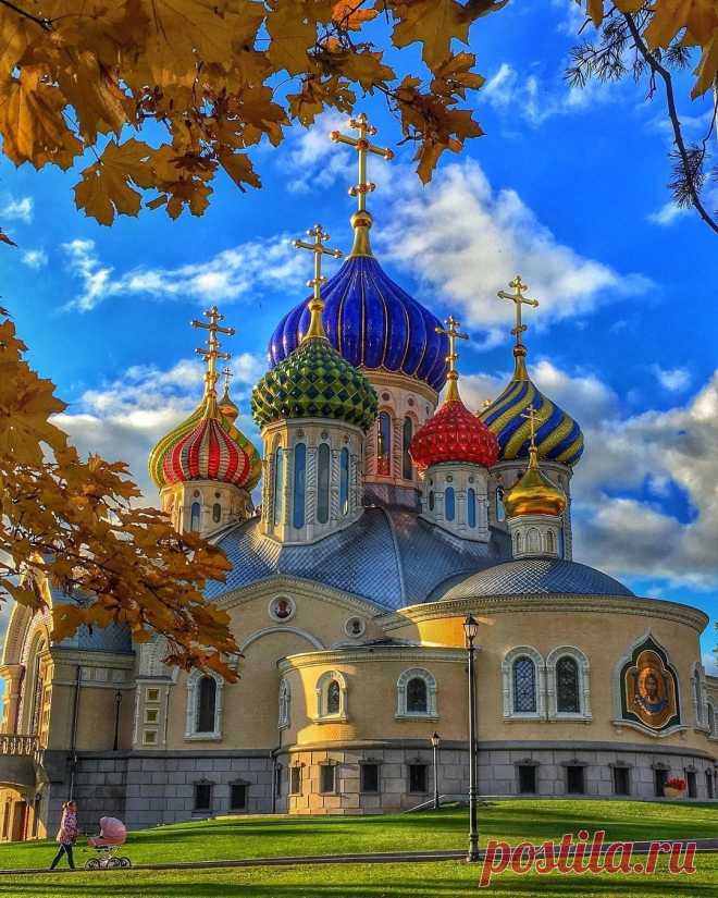 Храм Святого Игоря Черниговского.
Переделкино, Москва. 📷 Christina Khan