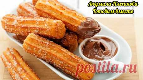 Меня часто выручает эта воздушная, простая и быстрая выпечка к чаю, ведь делать - даже стол в муке не выпачкаете | Людмила Плеханова Готовим вместе | Яндекс Дзен