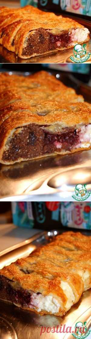 Плетенка из слоеного теста с шоколадом, вишней и творогом - кулинарный рецепт