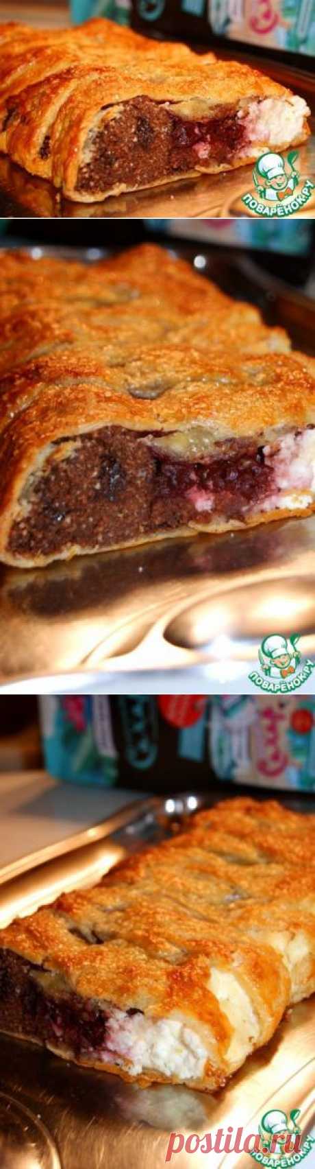 Плетенка из слоеного теста с шоколадом, вишней и творогом - кулинарный рецепт