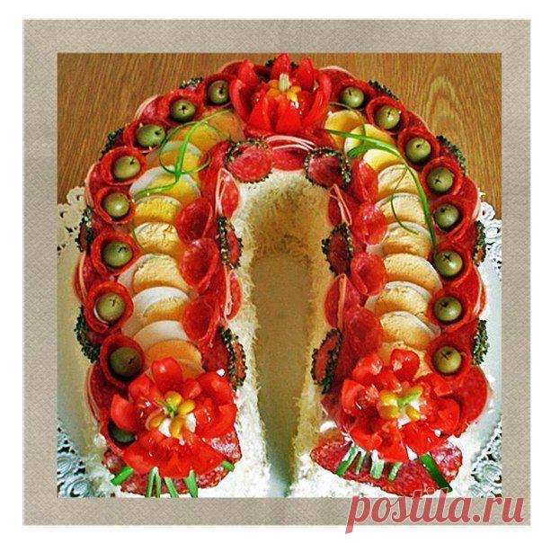 САЛАТ *ПОДКОВА* НА НОВЫЙ ГОД.