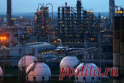 Украина посчитала газовый контракт России и Венгрии враждебным себе. Новый 15-летний газовый контракт России и Венгрии на поставку природного газа, который стороны намерены подписать в ближайшее время, является враждебным по отношению к Украине, так как с его помощью «Газпром» стремится оставить республику без транзита газа. Об этом заявил глава Оператора ГТС Украины Сергей Макогон.