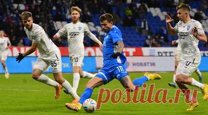 Смолов назвал одного из своих болельщиков нищетой. Нападающий «Динамо» Фёдор Смолов вступил в перепалку с одним из болельщиков в соцсетях. Читать далее