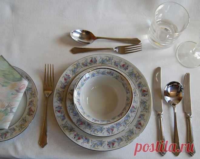 Правила сервировки стола к завтраку, обеду, ужину, празднику по этикету