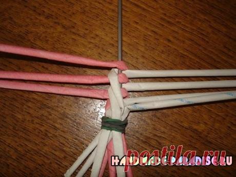Плетение ручки для корзинки из газет