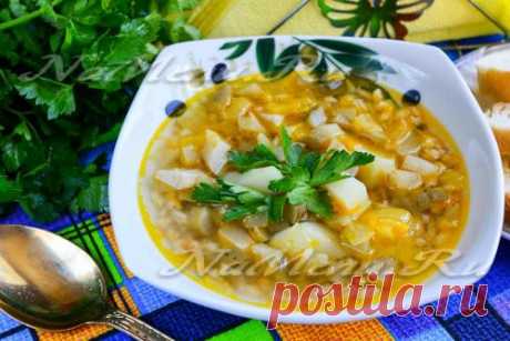 Постный рассольник с перловкой и солеными огурцами, рецепт