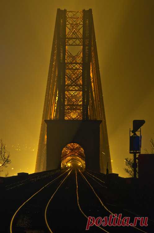 coffeenuts:
“bonitavista:Forth Bridge, Edinburgh, Scotland photo via maria
”