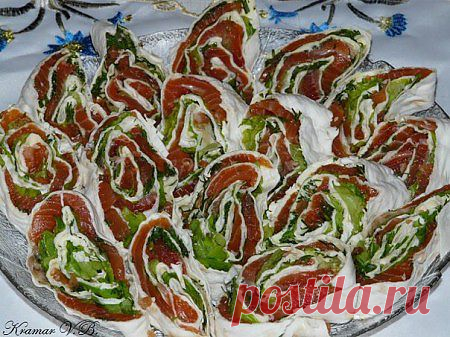 Холодная закуска из лаваша с форелью «Павлиний хвост». | Вместе вкуснее. Самые вкусные кулинарные идеи.