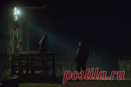 Минкульт отозвал из кинопроката якутский фильм «Айта». Министерство культуры России отозвало прокатное удостоверение у якутского фильма «Айта» режиссера Степана Бурнашева. Известно, что ранее по требованию Роскомнадзора отечественные онлайн-кинотеатры убрали картину Бурнашева из-за «деструктивной информации, противоречащей принципам единства народов России».