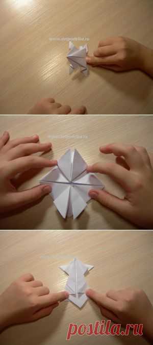 Делаем лягушку из бумаги.