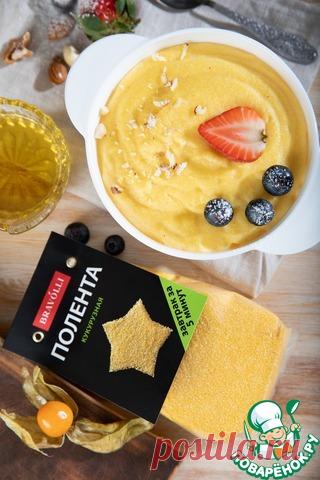 Каша из поленты с ягодами. Каша из кукурузной поленты с ягодами.