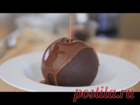 Десерт шоколадный шар с секретом. Американская кухня.