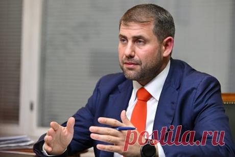 Молдавский оппозиционер допустил возможность переезда в Россию. Председатель запрещенной в Молдавии оппозиционной партии «Шор» Илан Шор допустил возможность своего переезда в Россию. Политик отметил, что рассматривает такой вариант. «Посмотрим. Как вы знаете, здесь живут мои дети, жена», — заявил он.