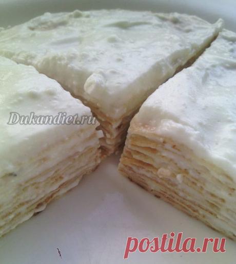 Творожный блинный тортик | Диета Дюкана

Тесто:
2 яйца,
2 ст. л. кукурузного крахмала,
2 ст. л. творога (пастообразный),
сахарозаменитель по вкусу,
ваниль.

Все ингредиенты тщательно перемешать и выпекать коржики на сковороде до зажаристой корочки (я наливала полные 2 ст. ложки в сковороду и лопаткой разравнивала, должны получиться тоненькие блинчики - получилось 7 блинчиков).

Крем:
200 г молока (довести до кипения),
2 ст. л. кукурузного крахмала.