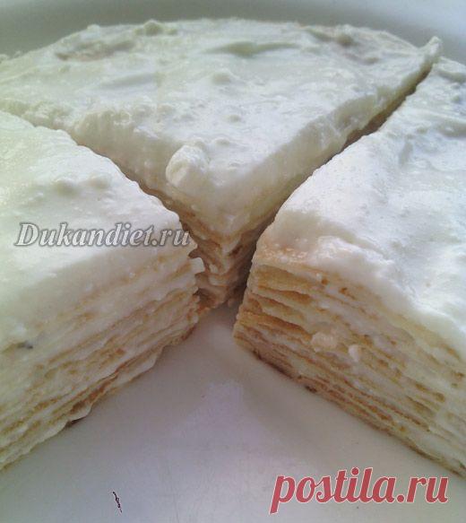 Творожный блинный тортик | Диета Дюкана

Тесто:
2 яйца,
2 ст. л. кукурузного крахмала,
2 ст. л. творога (пастообразный),
сахарозаменитель по вкусу,
ваниль.

Все ингредиенты тщательно перемешать и выпекать коржики на сковороде до зажаристой корочки (я наливала полные 2 ст. ложки в сковороду и лопаткой разравнивала, должны получиться тоненькие блинчики - получилось 7 блинчиков).

Крем:
200 г молока (довести до кипения),
2 ст. л. кукурузного крахмала.