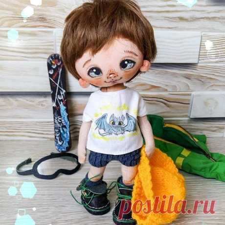 Малыш сноубордист)🏂
Вот почему нам нужны были теплые трусишки😄👌. Мальчик занят.
#Сладулькиотириски  #детство #handmade_nation #ярмаркамастеров #handmadedoll #handmade  #кукларучнойработы #коллекционнаякукла #единственныйэкземпляр #текстильнаякукла #ручнаяработа #doll #сделановручную #dollartist #сделанослюбовью #авторскаякукла  #mycreativ_world #my_handmade_look #market_masteroff #hand_made_and_art #малыши #детки 
#мастеркрафт