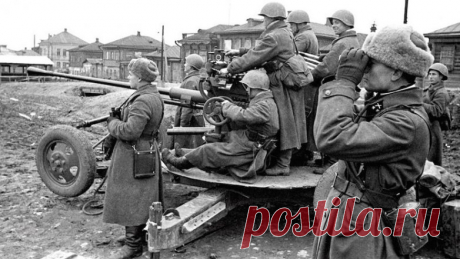 «Фашистов не пускать!» / Назад в СССР / Back in USSR