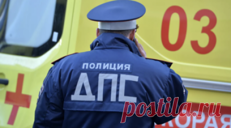 В Мурманской области четыре человека погибли в ДТП с микроавтобусом. В Мурманской области мужчина угнал с заправки самосвал и врезался на встречной полосе в микроавтобус Merсedes, в результате столкновения автомобилей погибли четыре человека. Читать далее