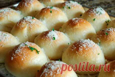 Пышные булочки с сыром